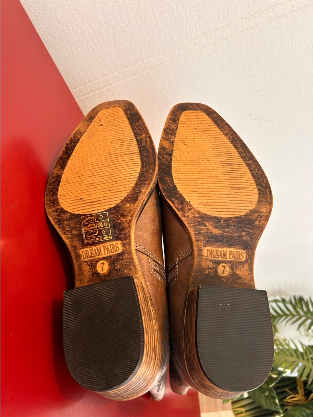 Dream Pairs Size 7 Brown Embroidered Western Short Boots - Picture 12 of 12